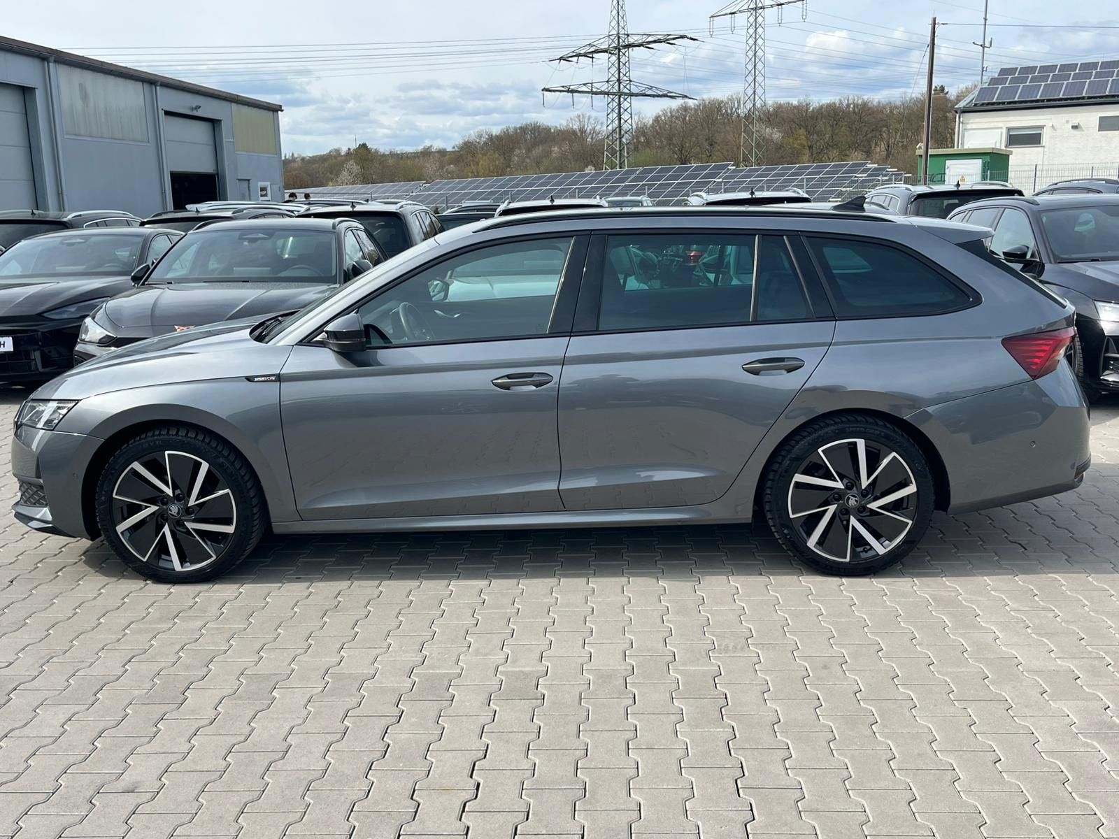 Fahrzeugabbildung SKODA Octavia 2.0 TDI Sportline DSG MATRIX*WINTER*5J.G