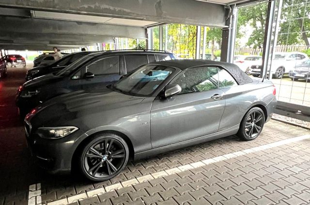 BMW 220i Cabrio Sport Line Automatik