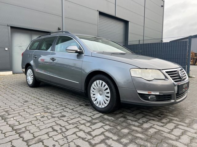 Volkswagen Passat Variant 2,0 FSI Comfortline+KLIMAAU+TEMPO