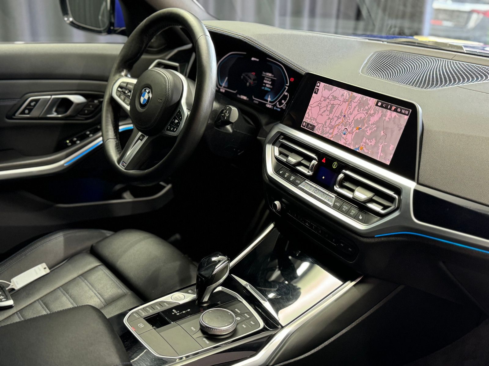 Fahrzeugabbildung BMW 330e M Sport Touring |LASER|HEAD-UP|HARMAN|LEDER