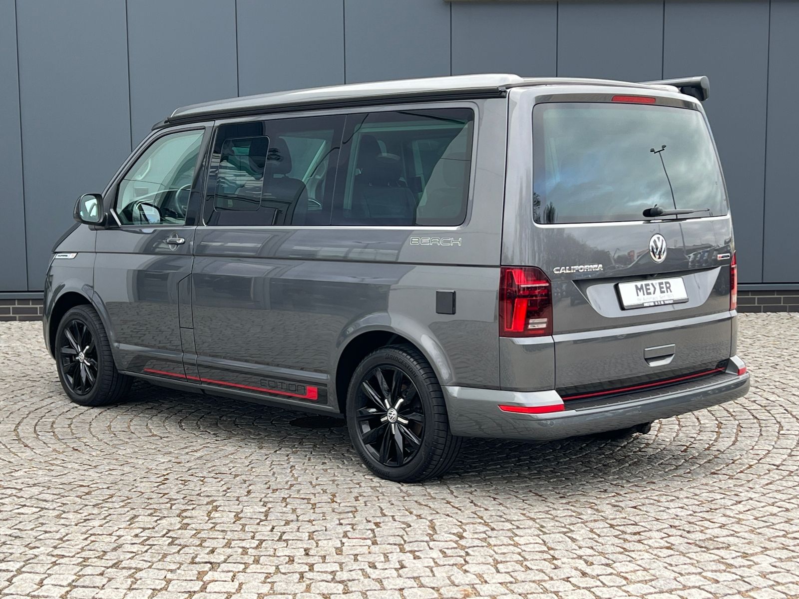 Fahrzeugabbildung Volkswagen T6.1 California Beach Tour Edition 2.0 TDI DSG 4