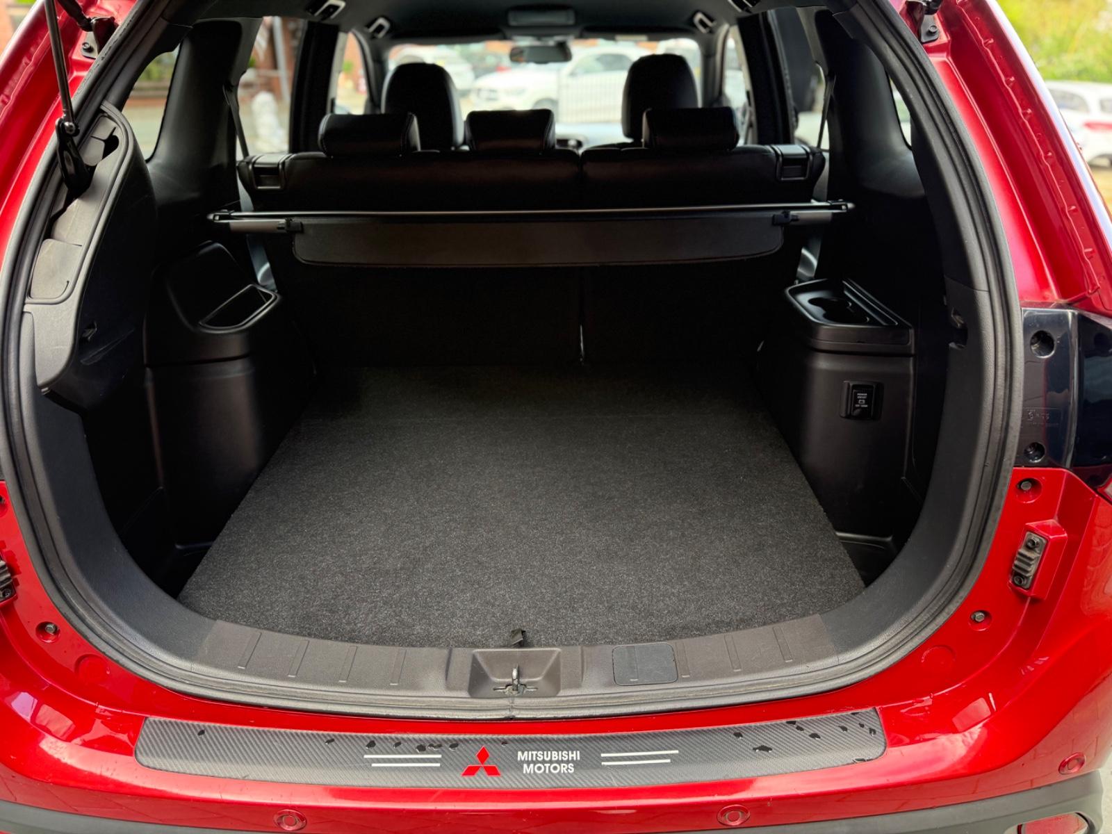 Mitsubishi Outlander 2.0CVT Active+ I LED I KAM I AHK