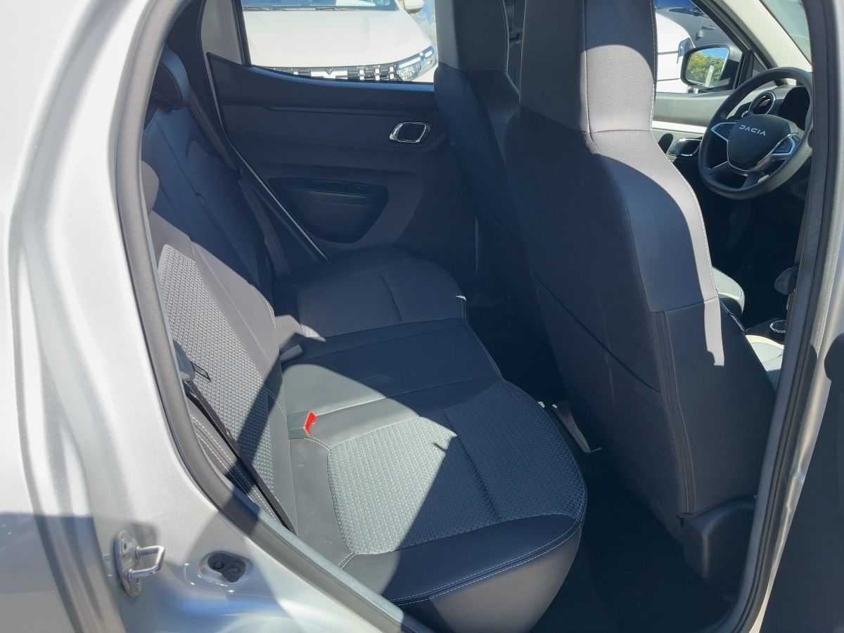 Fahrzeugabbildung Dacia Spring Essential ELECTRIC 45 incl. Schukolkabel - mit KI generiert/bearbeitet