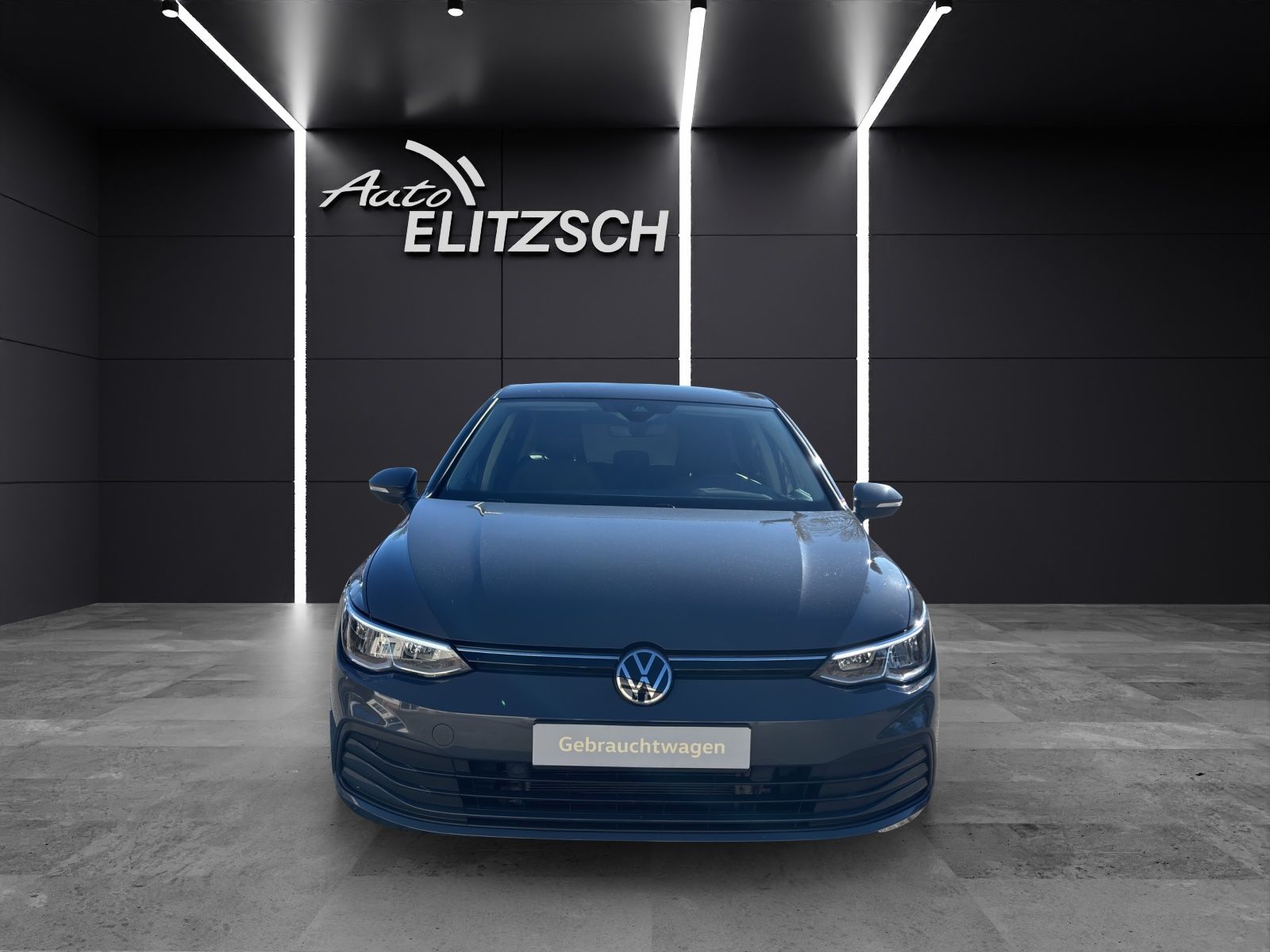 Fahrzeugabbildung Volkswagen Golf VIII TSI Life LED Navi AID ACC PDC SH LM