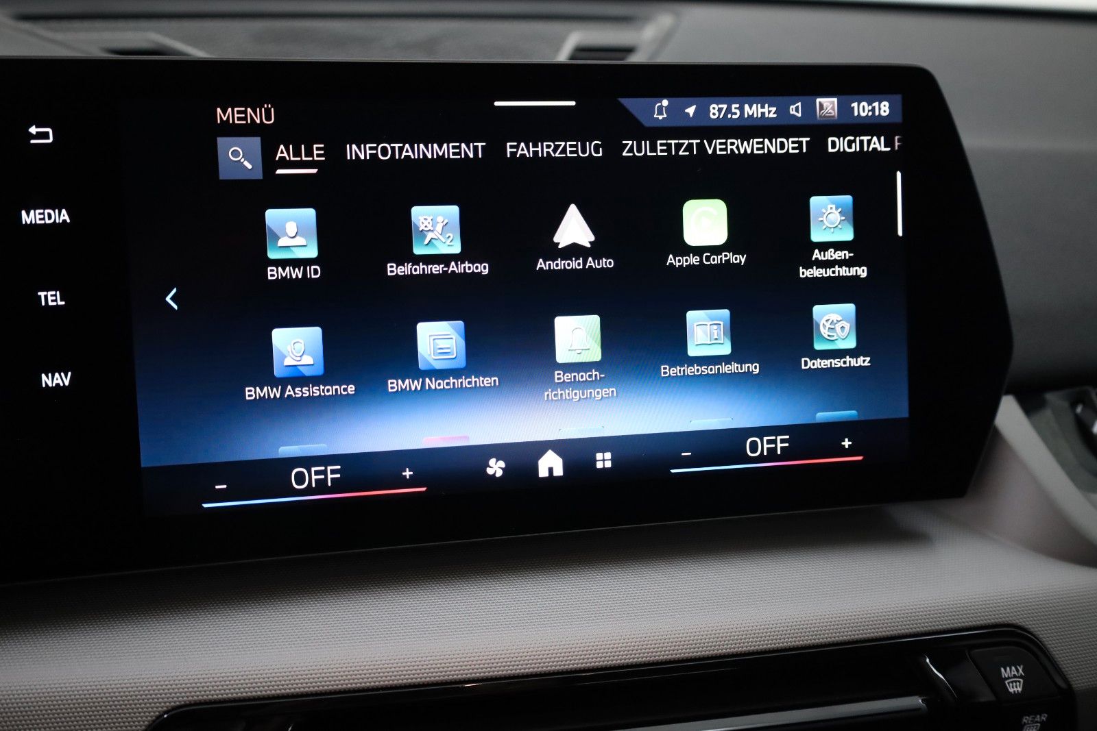 Fahrzeugabbildung BMW iX1 20 eDrive 68KWH Leder,Navi,LED,Parkassistent