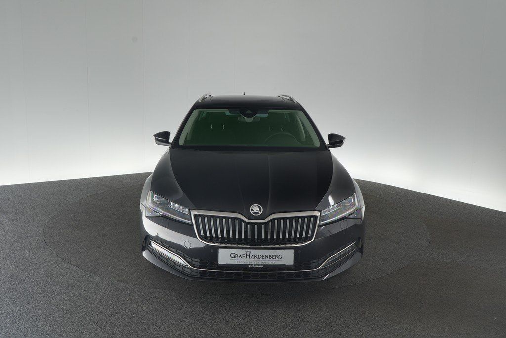 Skoda Superb Combi 2.0 TDI DSG Style AHK Navi ACC imagem 3