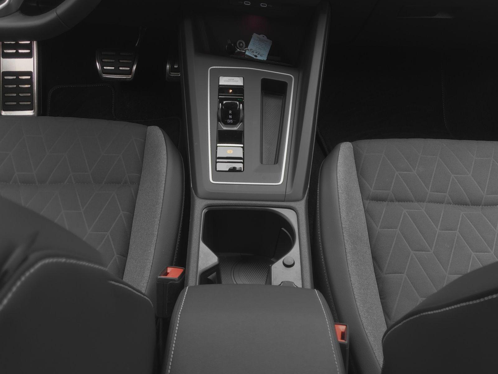 Volkswagen Golf VIII Energy 1,5 eTSI DSG *AHK*LEDPlus*17"*, миниатюра 12