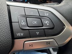 Fahrzeugabbildung Volkswagen Golf VIII Lim. Life Navi Sitzh ACC Lane Massage