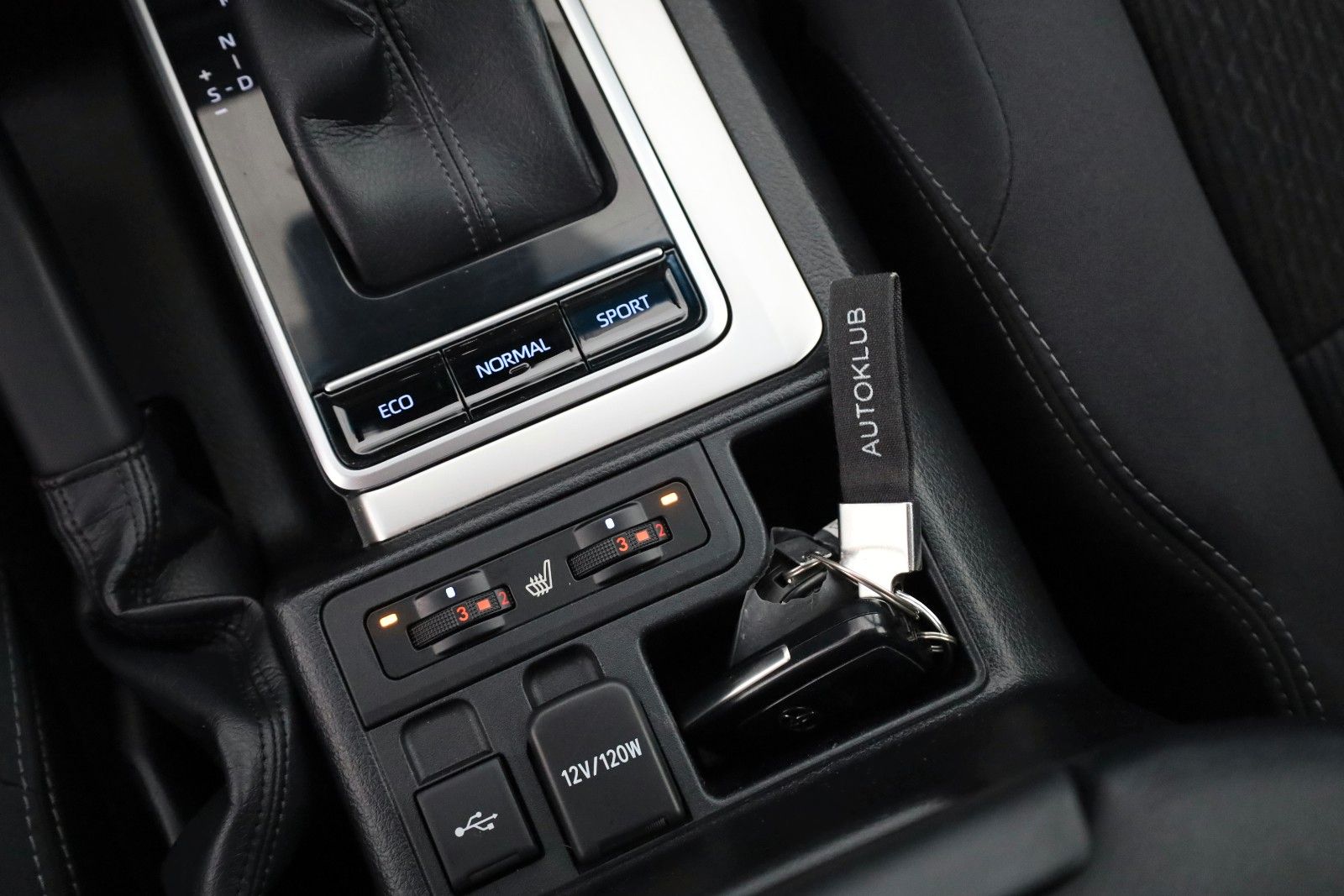 Fahrzeugabbildung Toyota Land Cruiser Comfort,Kamera,LED, CarPlay,SH,AHK
