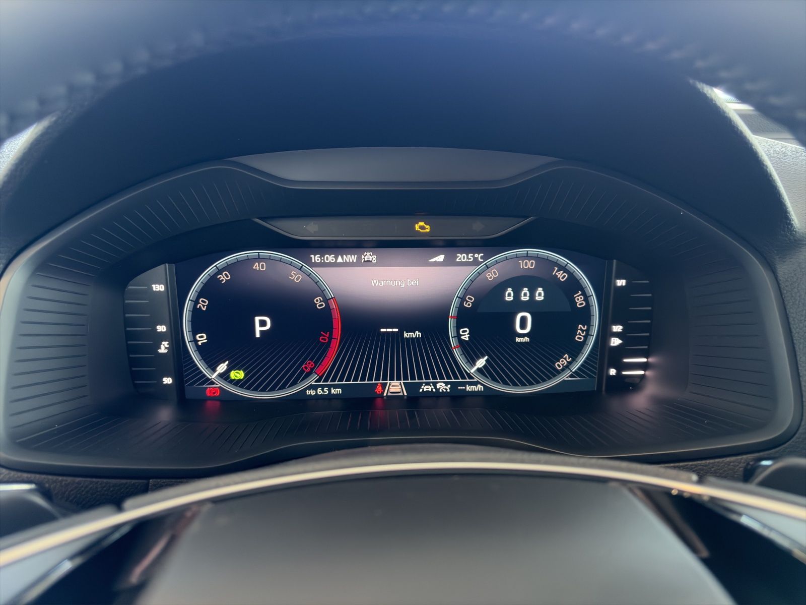 Fahrzeugabbildung SKODA Karoq 1.5 TSI Balance DSG MATRIX AHK ACC 3 J ASG