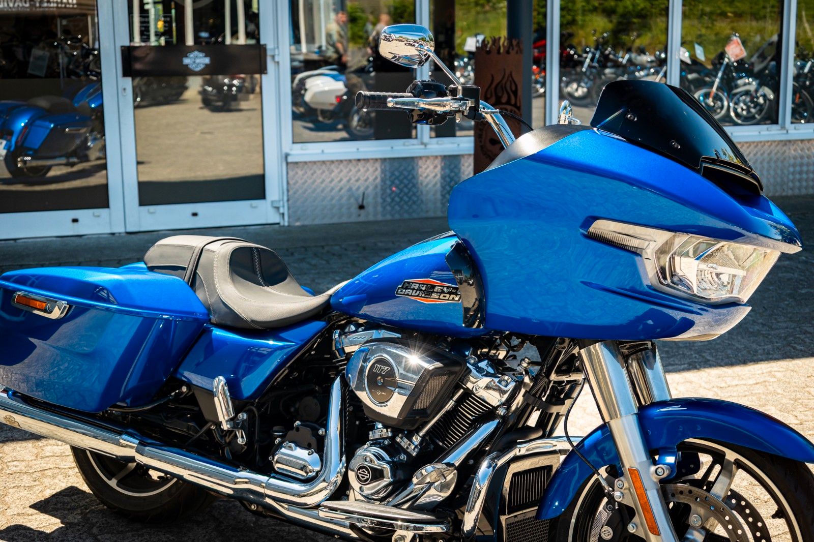 Fahrzeugabbildung Harley-Davidson ROAD GLIDE FLTRX 117 cui - Jekill & Hyde -