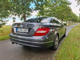 Mercedes-Benz C 180 BlueEFFICIENCY Coupé - - Mercedes-Benz C 180 aus 2011: Coupé