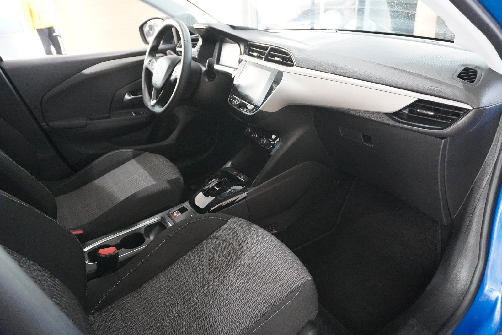 Fahrzeugabbildung Opel Corsa-e F EDITION 7KW NAVI/VIRT/TEMP/DAB/WÄRMEP.