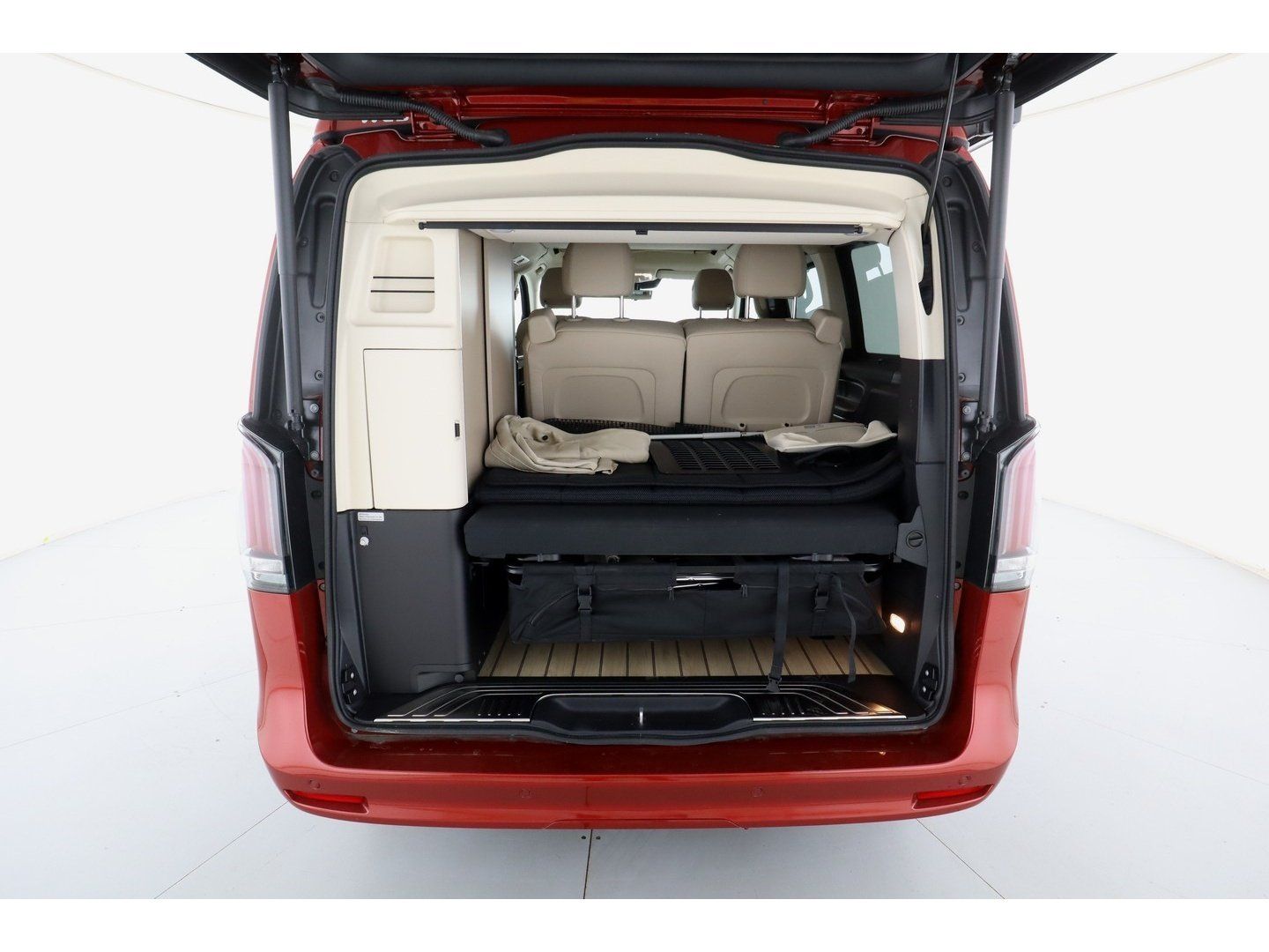 Fahrzeugabbildung Mercedes-Benz Marco Polo 300d AIRMATIC Markise AHK Küche DISTR