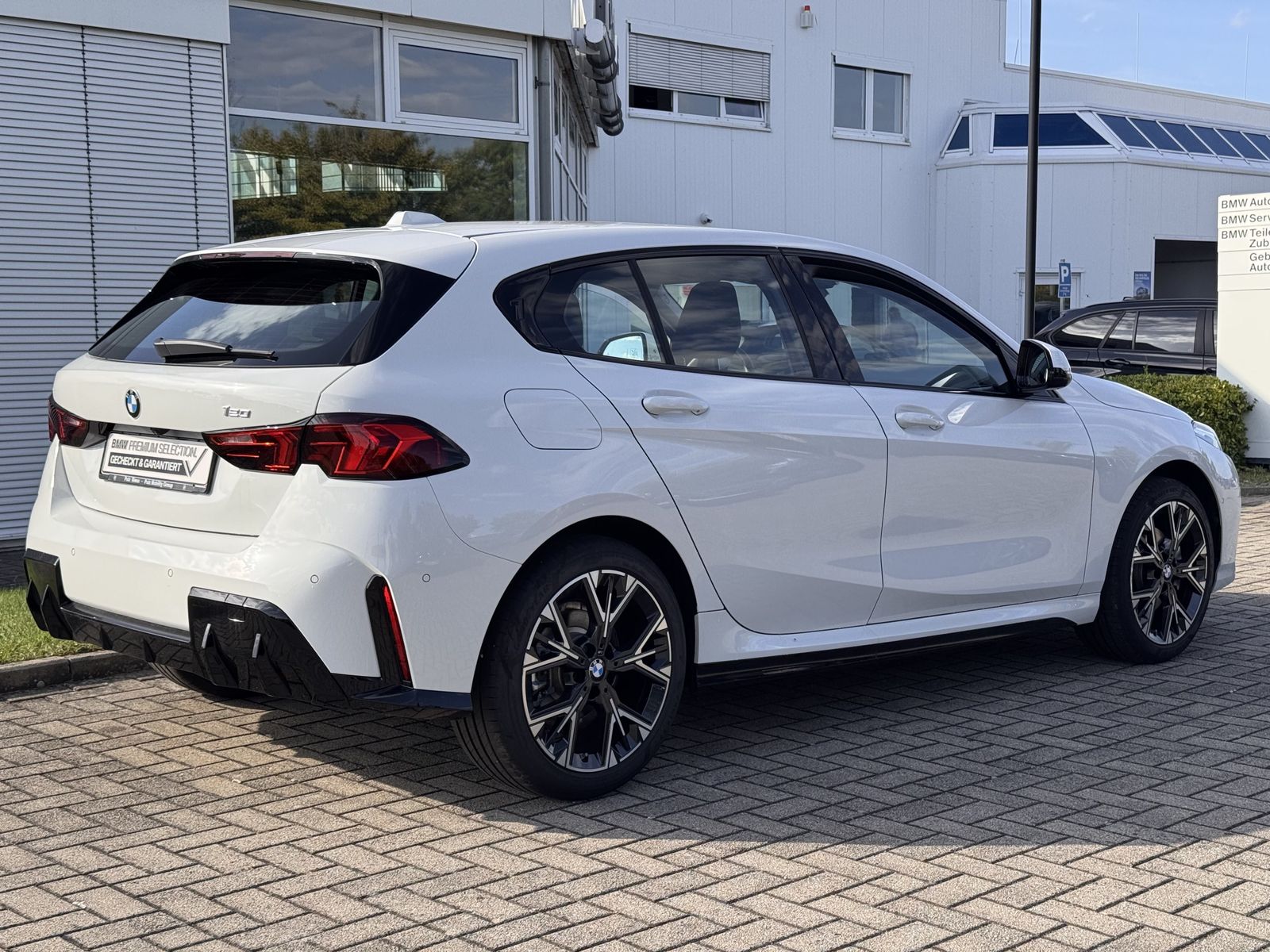 BMW 120 M-SPORT-DESiGN 360KAM HAED-UP foto 5