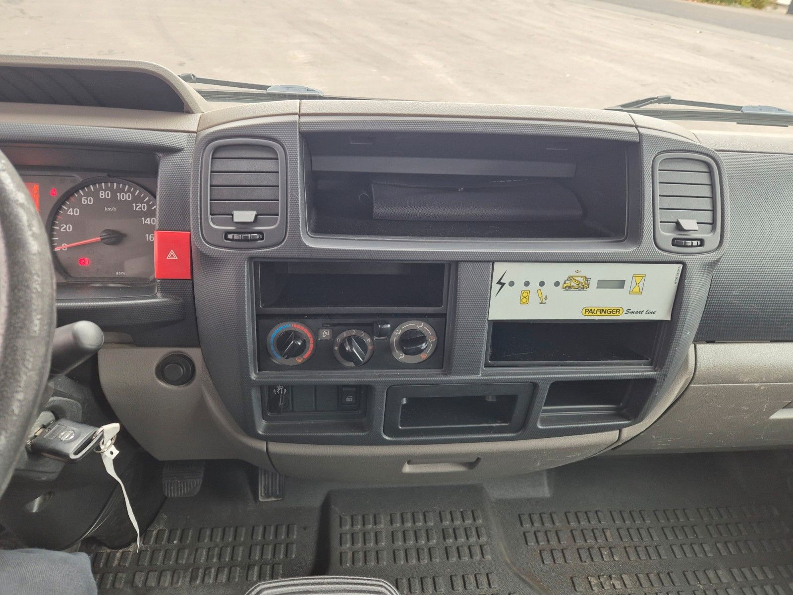 Fahrzeugabbildung Nissan Cabstar NT400 Palfinger P 160 TX 16m 1.104h