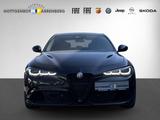 Alfa Romeo Giulia Quadrifoglio Verde 2.9 Tech-Paket Akrapov - Alfa Romeo Giulia quadrifoglio mit Benzin-Antrieb