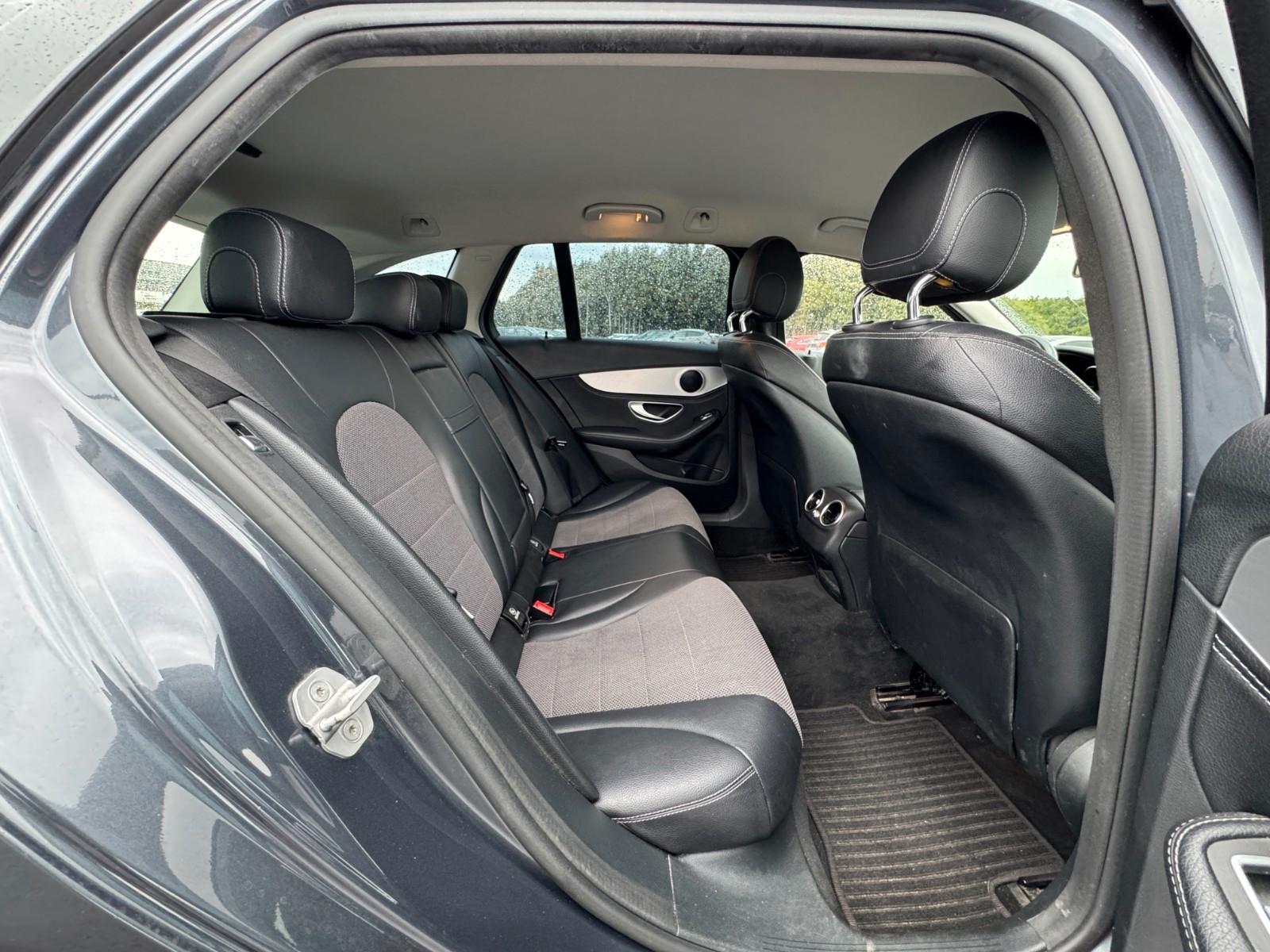 Mercedes-Benz C220 2014 — photo 25
