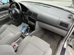 Fahrzeugabbildung Volkswagen Golf IV 2.3 / Automatik Klimaanlage Servo ZV