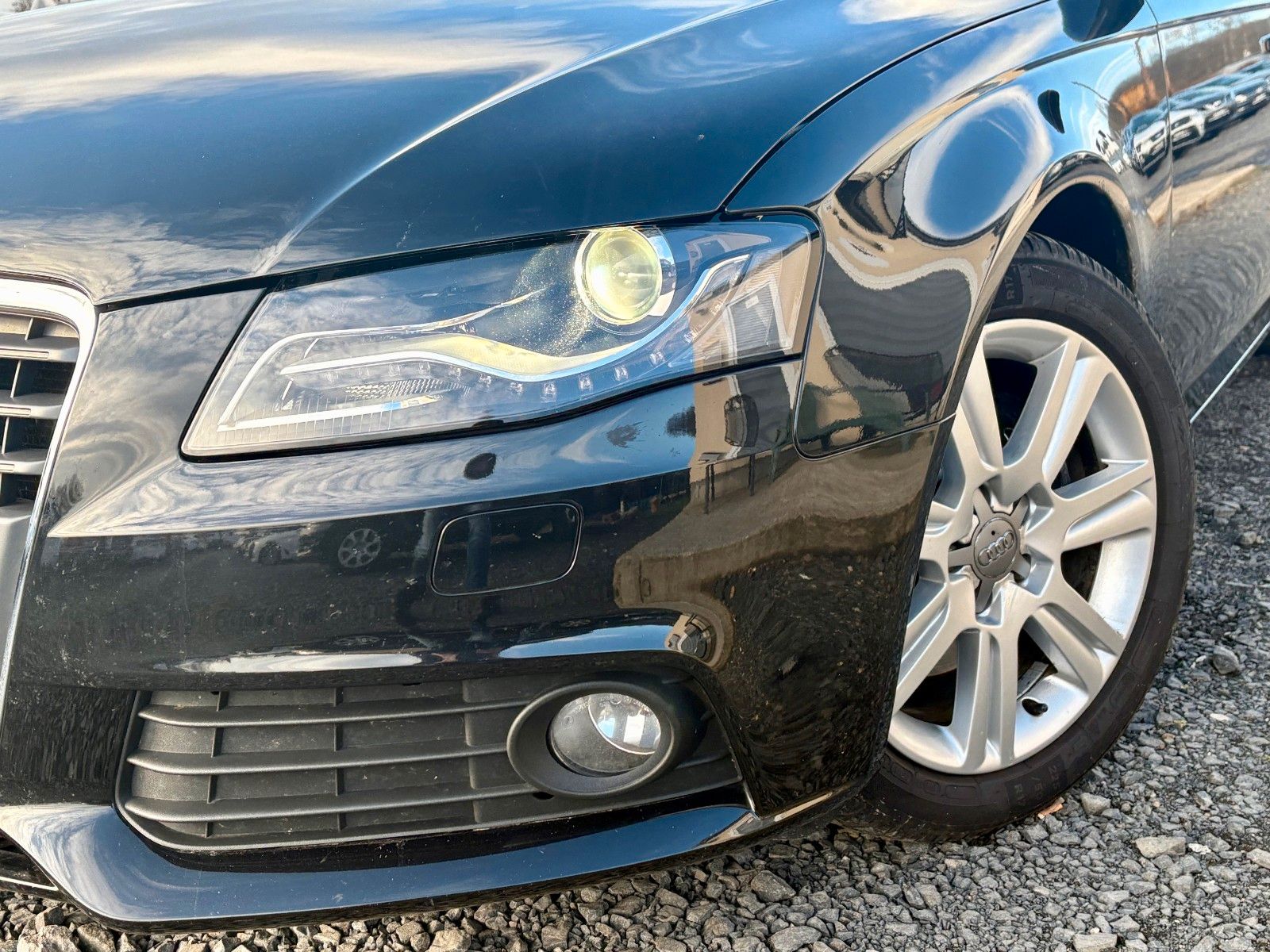 Fahrzeugabbildung Audi A4 2.0 TFSI Limo Ambition Xenon SPORTSITZE 1.HAN