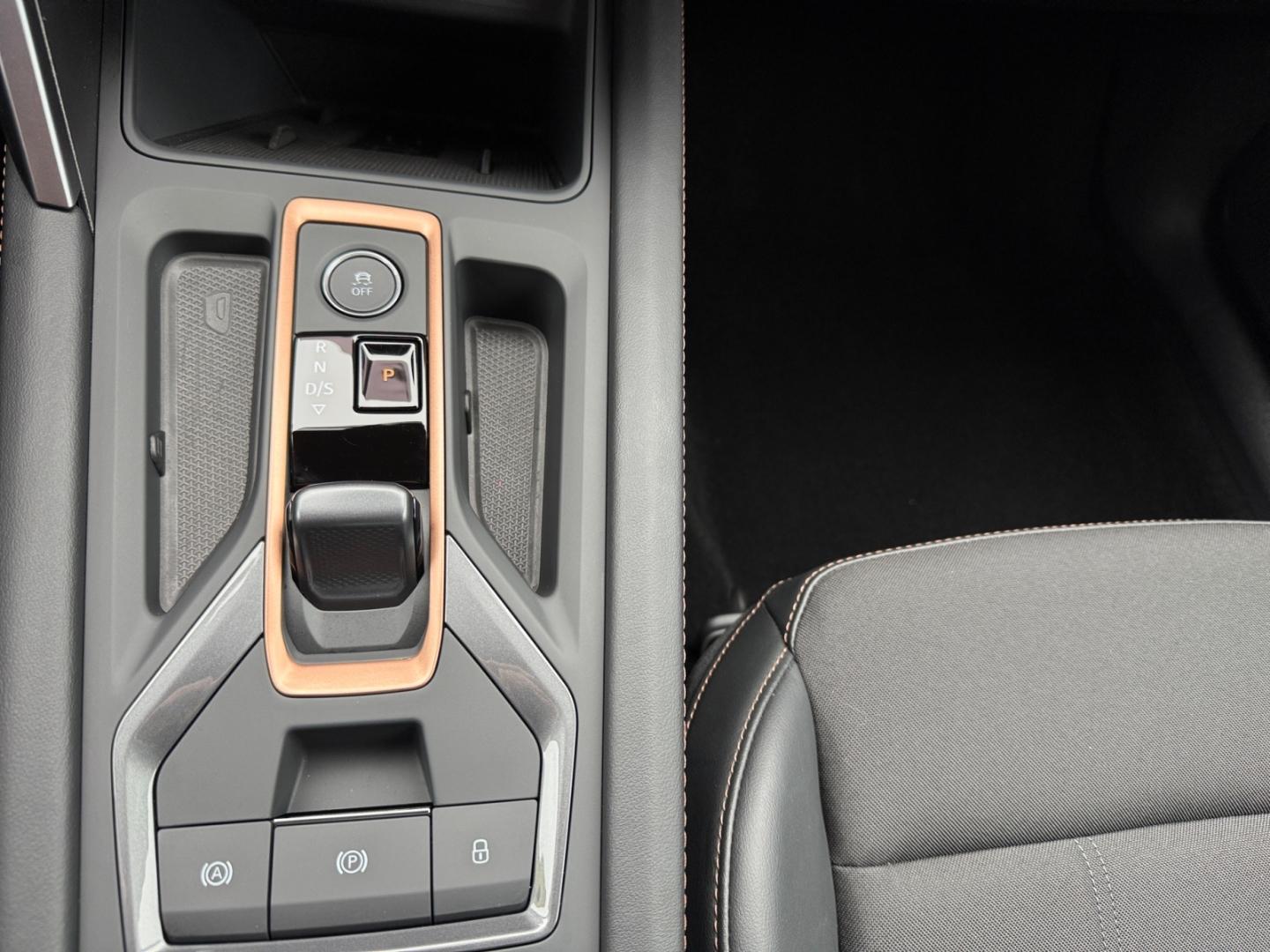 Cupra Leon 1.5 eTSI DSG *Matrix*ACC*Kessy*CAM*SHZ*Navi