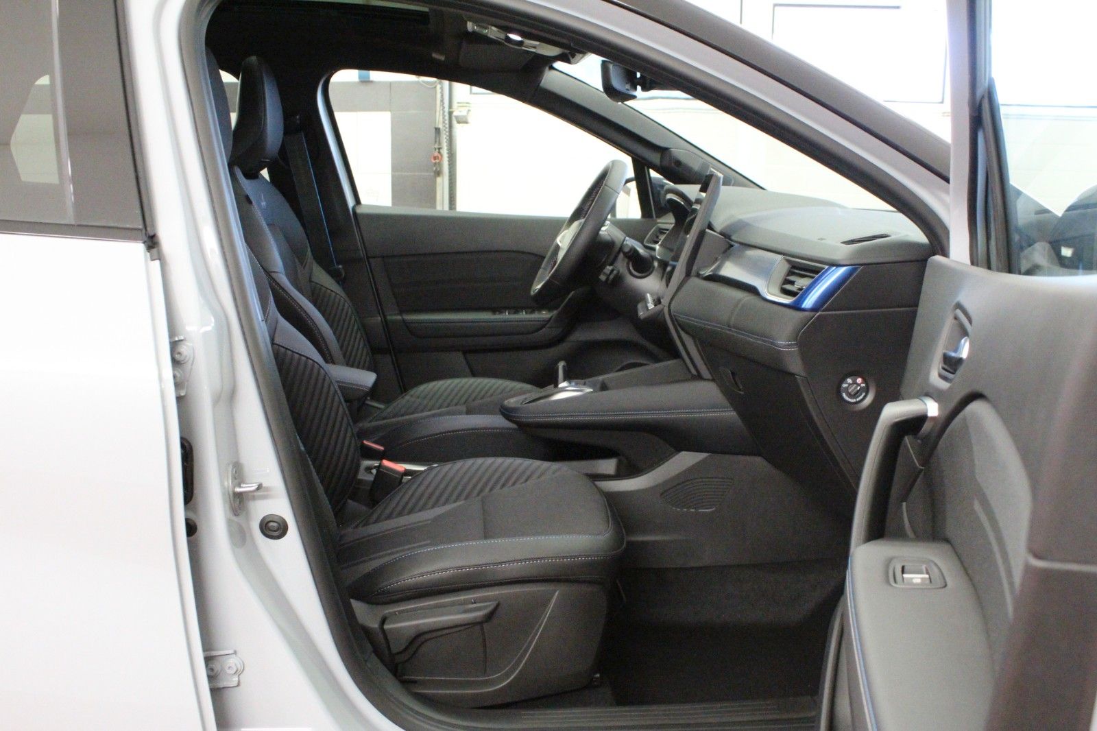 Fahrzeugabbildung Renault Captur Full Hybrid 160 E-Tech Esprit Alpine