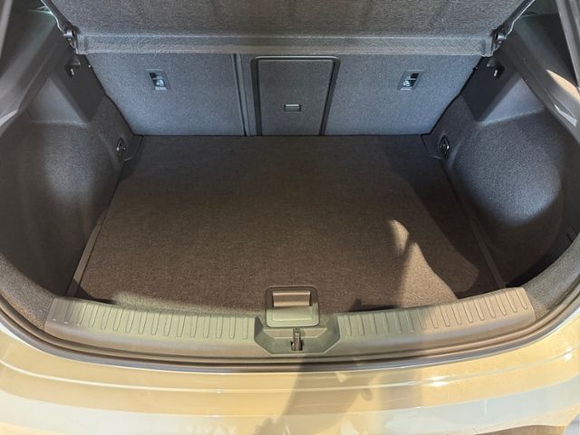 Fahrzeugabbildung CUPRA Leon 1.5 TSI KLIMA LED NAVI ALU