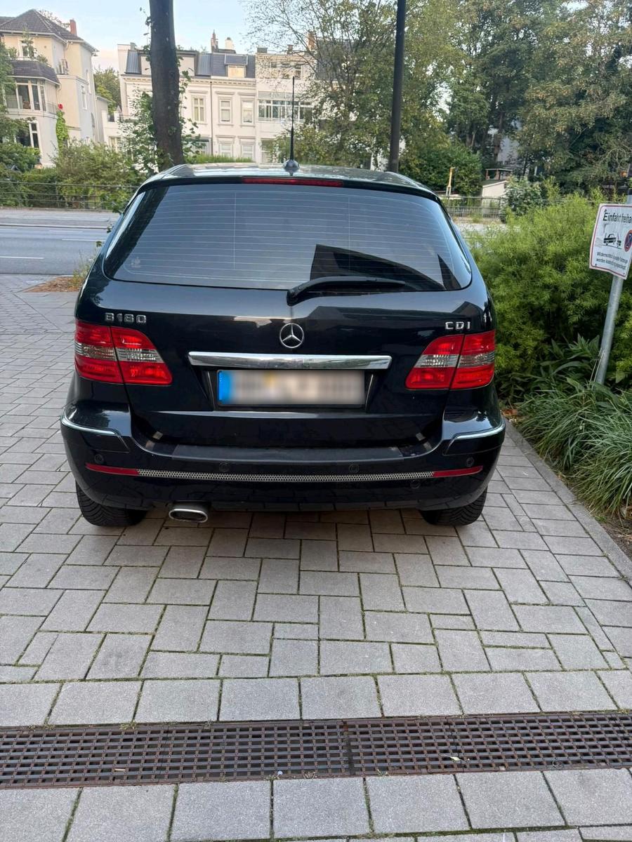Mercedes-Benz C180 2006 — салон