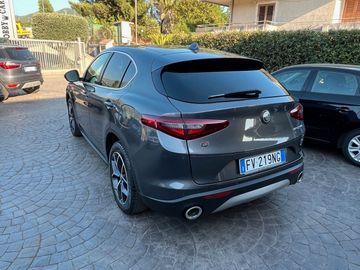 Alfa-Romeo Stelvio - 4