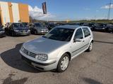 Volkswagen Golf 1.6 Automatik EDITION Klima ZV TÜV 10/2027 - VW Gebrauchtwagen von 2000