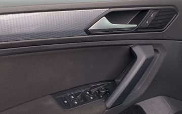 Volkswagen Tiguan - 10