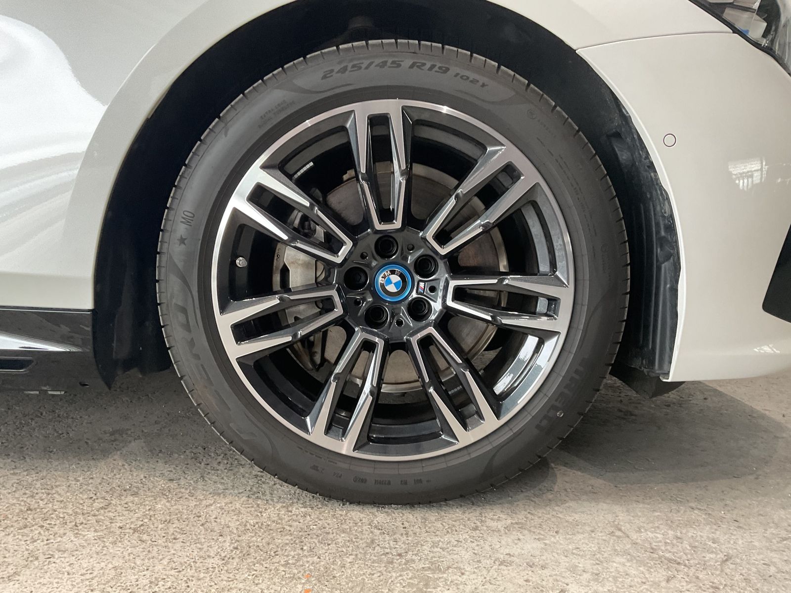 Fahrzeugabbildung BMW i5 xDrive40 Touring M Sportpaket AHK