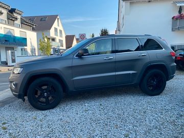 Jeep Grand Cherokee - 3