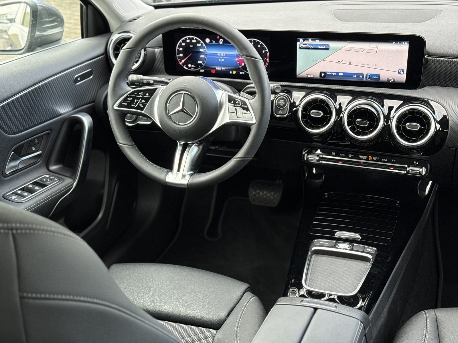 Fahrzeugabbildung Mercedes-Benz A 200 Progressive*LED*KAMERA*SPURHALTE*LENKRADHE