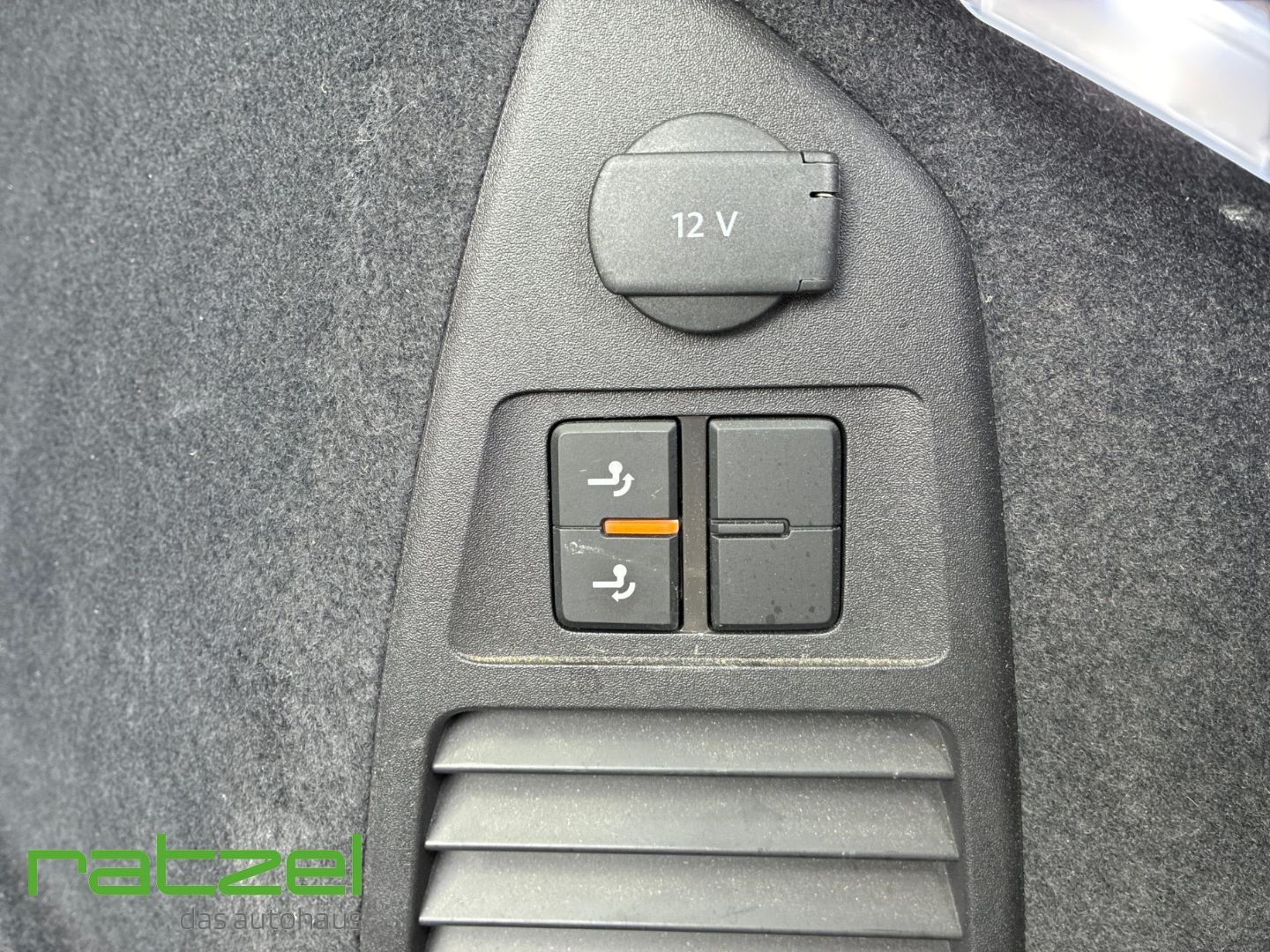 Fahrzeugabbildung Volkswagen Touareg 3.0 TSI V6 eHybrid 4MOTION Elegance AHK-