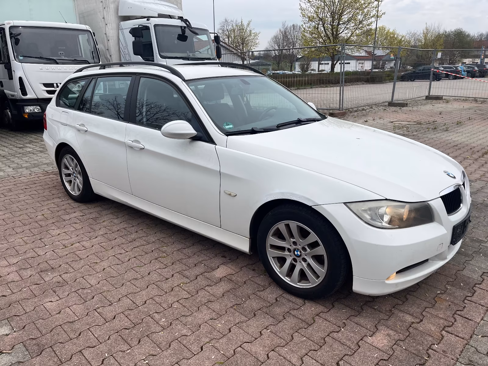 BMW 318 Baureihe 3 Touring 318d"Alpinweiss III"