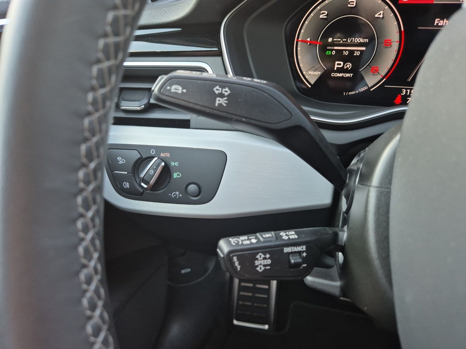 Fahrzeugabbildung Audi A4 Avant 40 TDI quattro S-line S-tronic Matrix A