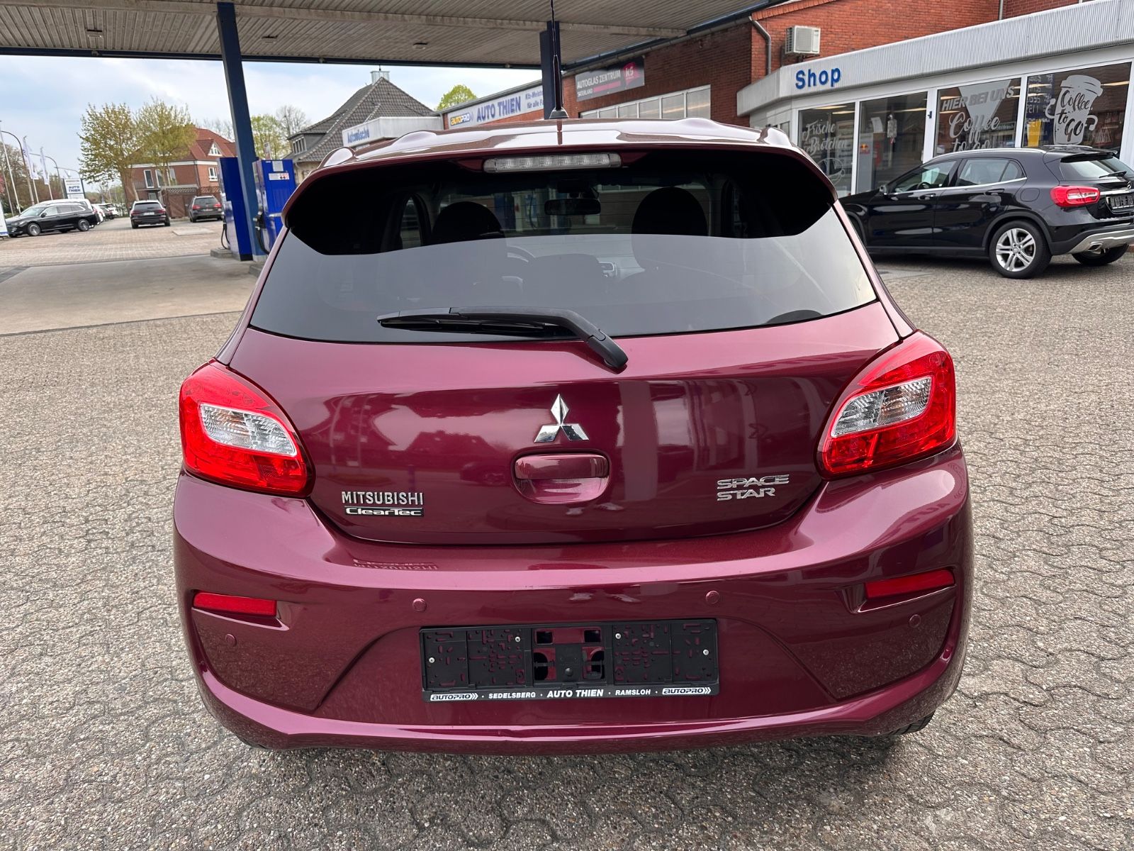 Fahrzeugabbildung Mitsubishi Space Star Edition 100+ Navi/SHZG/Klima/BT/PDC