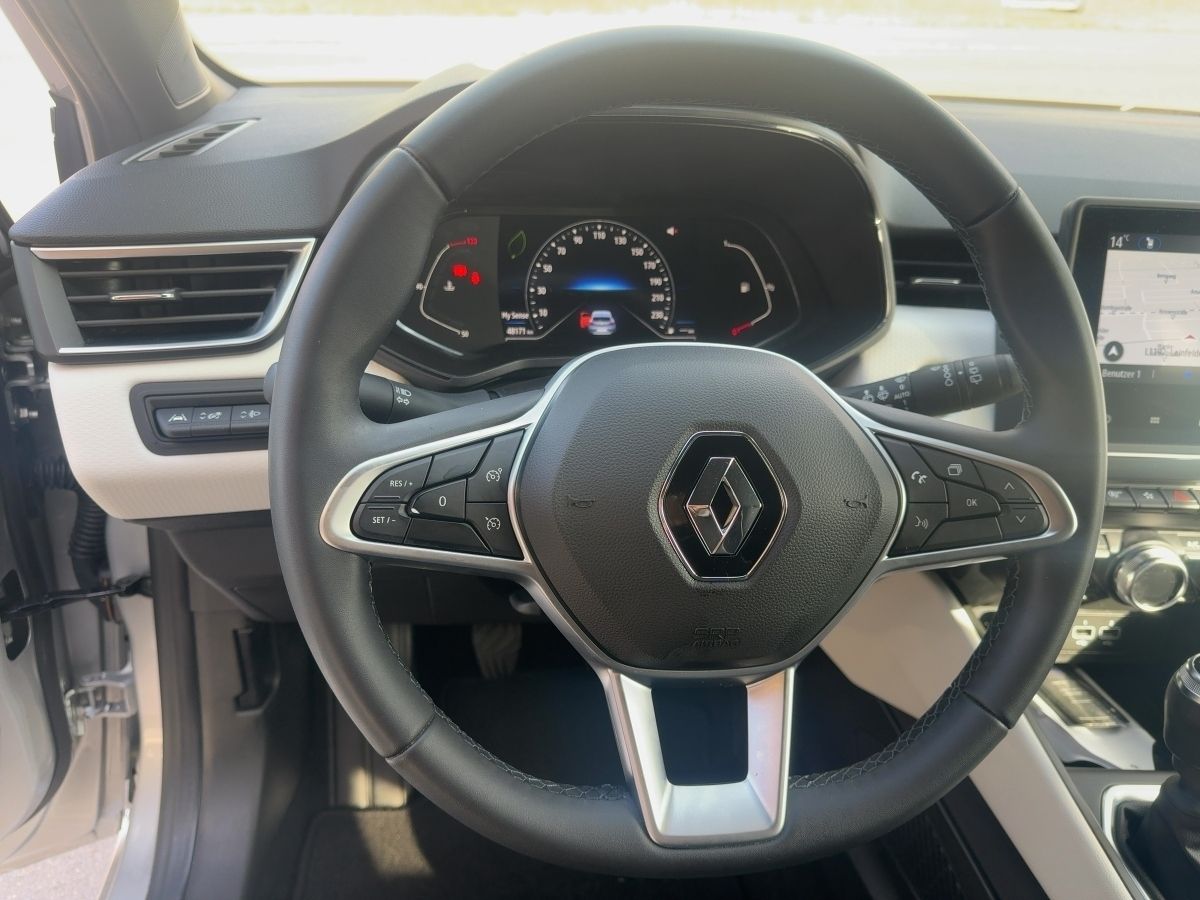 Fahrzeugabbildung Renault Clio TECHNO TCE 140 KAMERA SZH NAVI