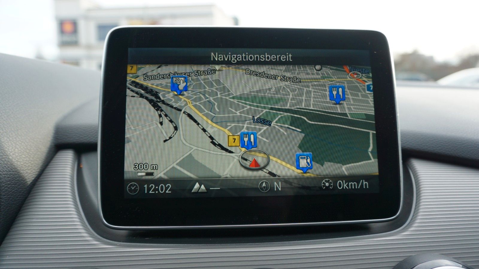 Fahrzeugabbildung Mercedes-Benz B 180 Navi,LED,Park Assist,SH,PDC,SR+WR