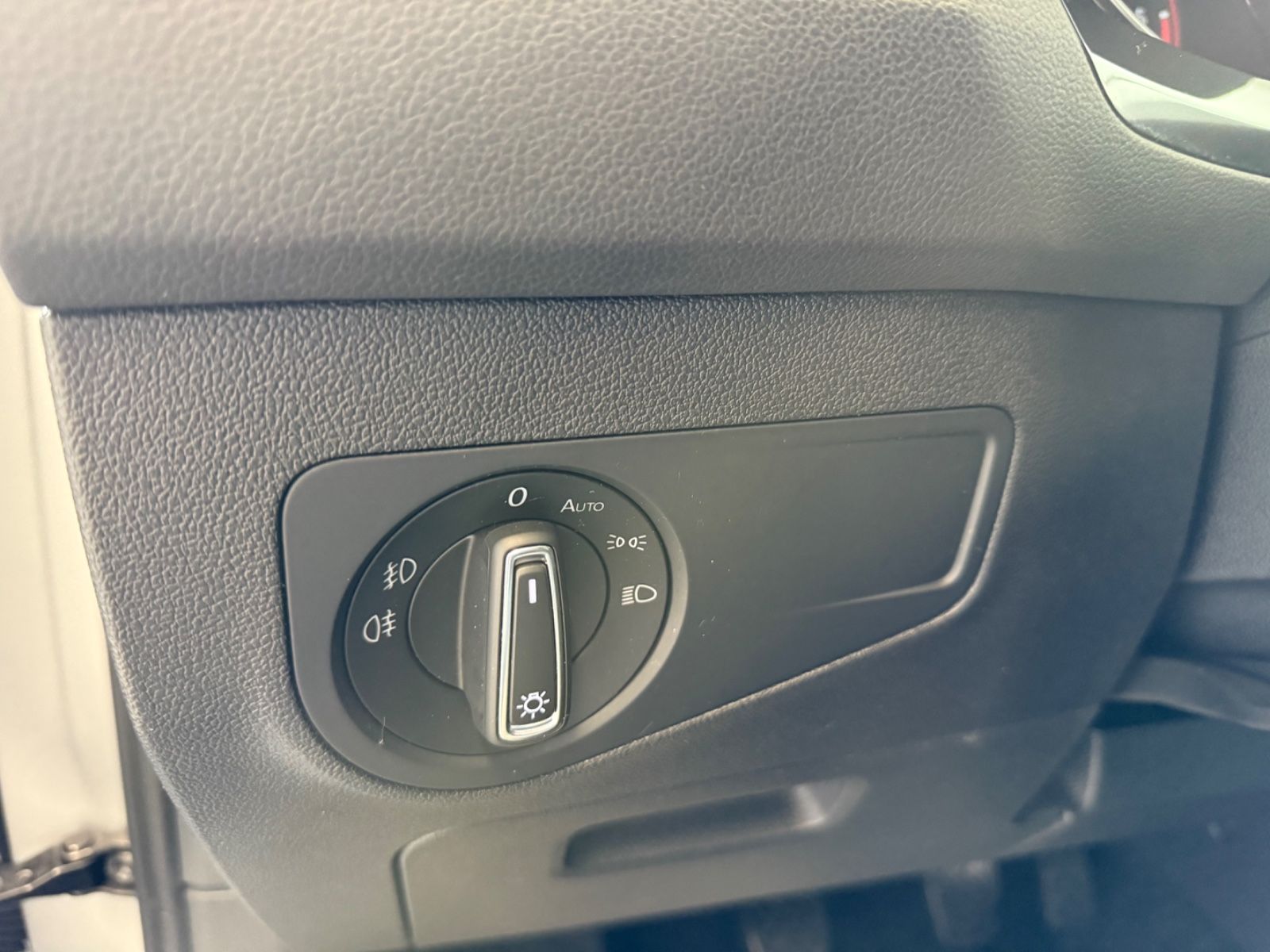 Fahrzeugabbildung Volkswagen Tiguan Comfortline Standheizung, Allwetterreifen