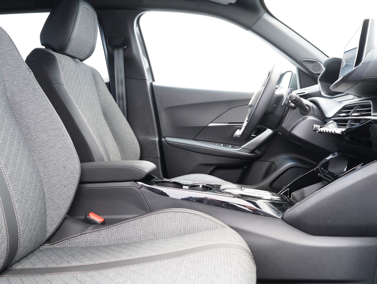 Fahrzeugabbildung Peugeot 2008 1.2 PureTech 130 Allure LED/NAVI/ACC