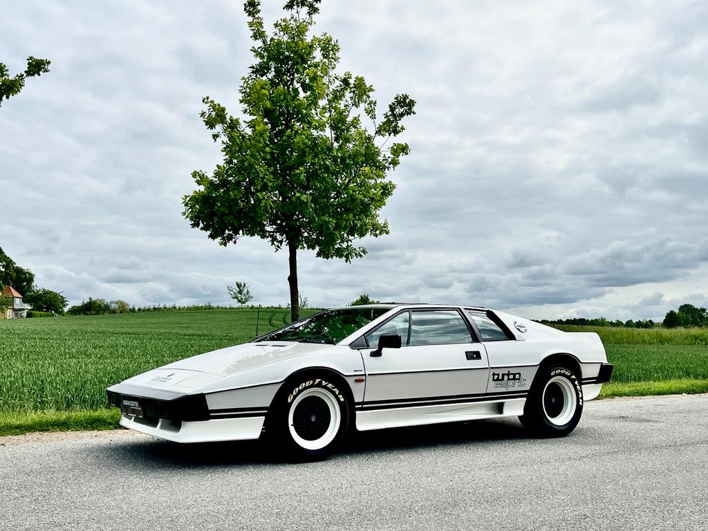 Lotus Esprit