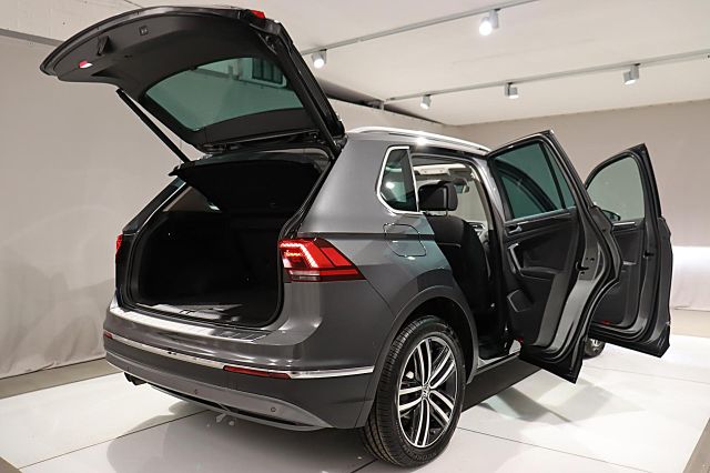 Tiguan Highline 2.0 TDI DSG 4M AHK LED NAVI KAME