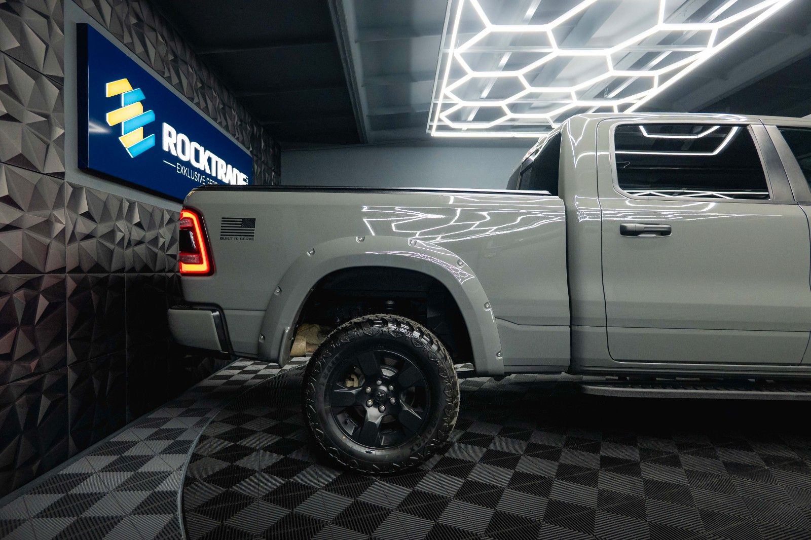 Fahrzeugabbildung Dodge RAM 5.7 V8 HEMI 4x4 Built to Serve LONG AxleLock