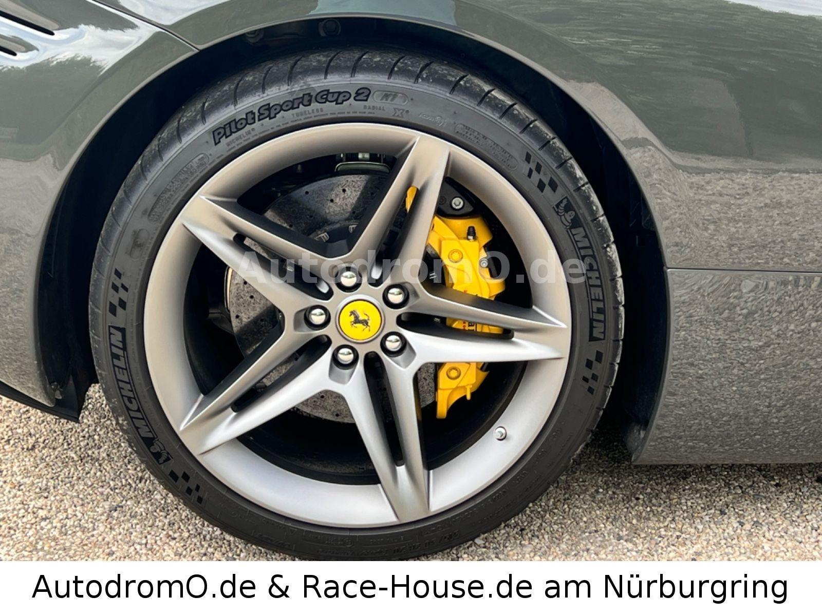 Ferrari SF90 Grigio Scuro Carbonsitze Liftsystem MwSt.