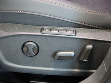 Cupra Leon Sportstourer 1.5 AHK Kamera elek. Sitz