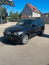 BMW X5 schwarz 4,8 Motor 8 Zylinder - BMW X5: Motor