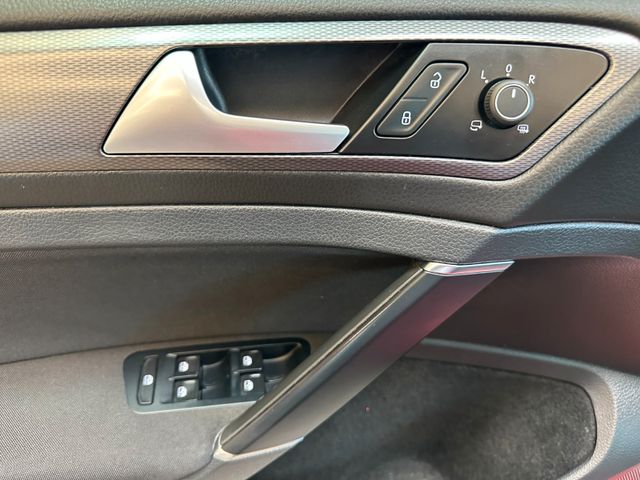 Volkswagen Golf VII Lim. Lounge BMT *PDC*