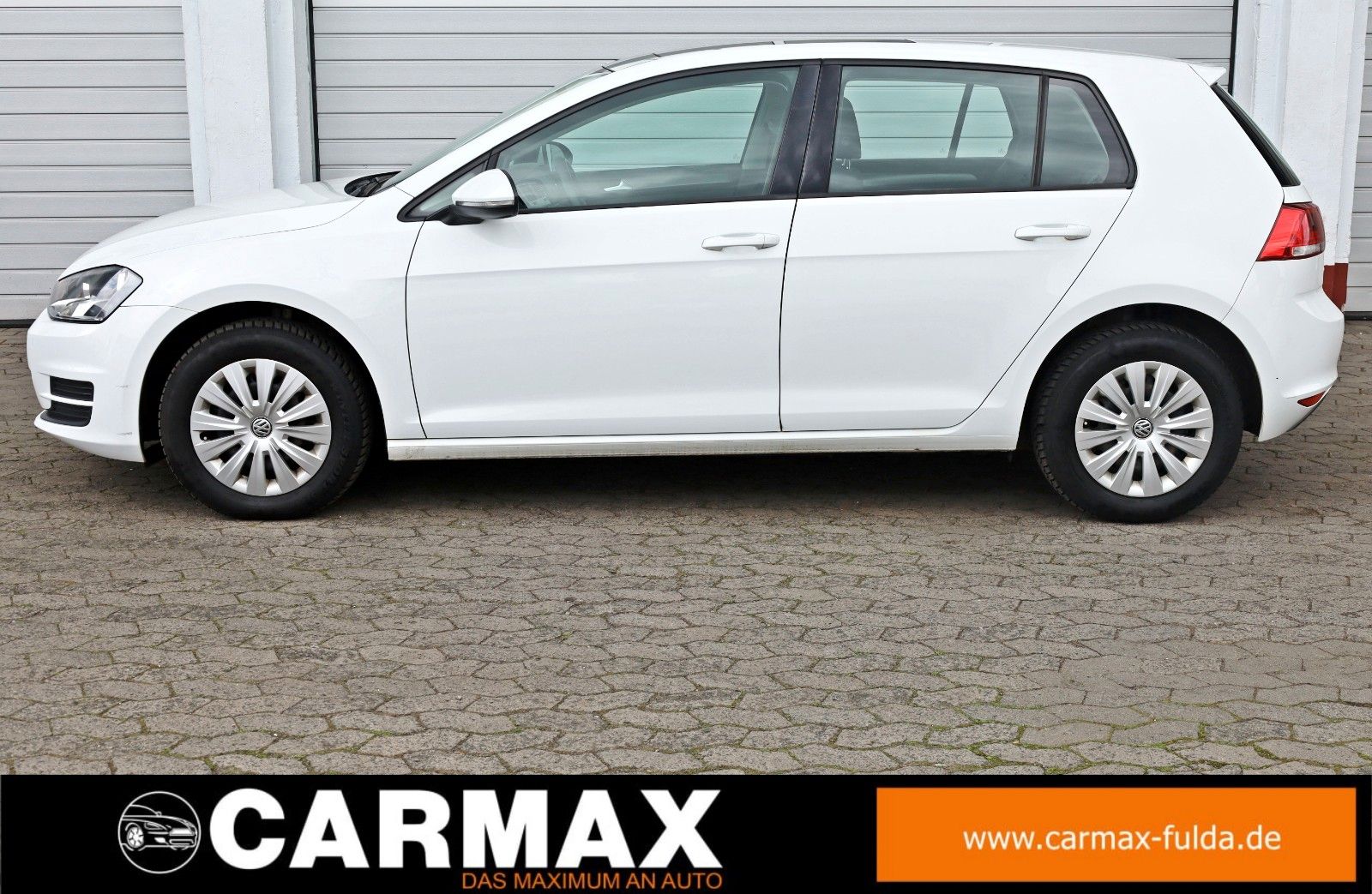 Fahrzeugabbildung Volkswagen Golf VII Lim. Trendline Panorama,8 fach bereift!